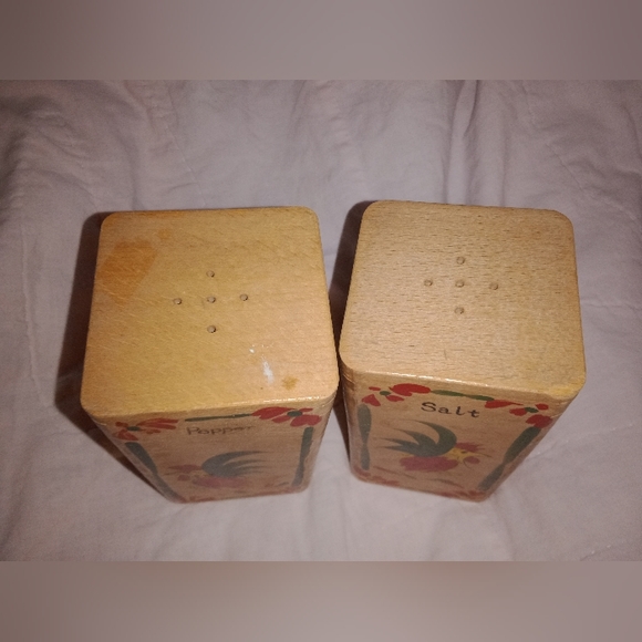 Mid Century Modern Wood Dovetail Rooster Salt And Pepper Shakers Made In Japan - Picture 2 of 10
